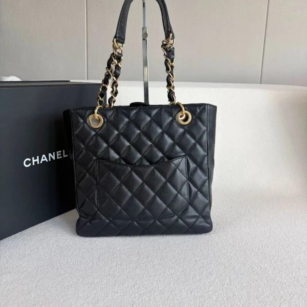 CHANEL brand color